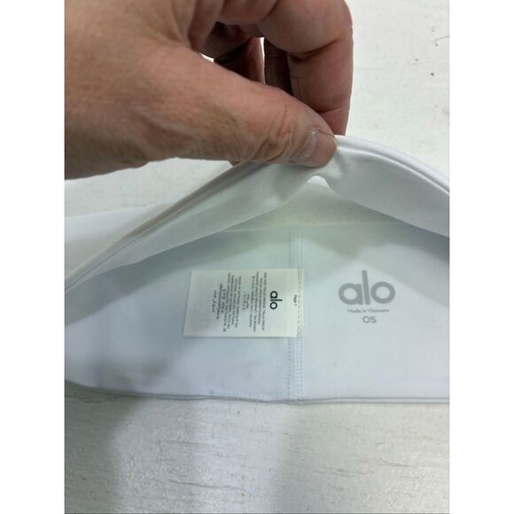 ALO NWT Performance Conquer Headband in White - Picture 3 of 4
